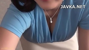 College Girls With Big Natural Tits And Big Asses In Threesome