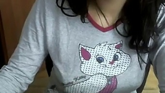 La Encantadora Modelo Turca De Webcam Se Entrega A Un Juego En Solitario.