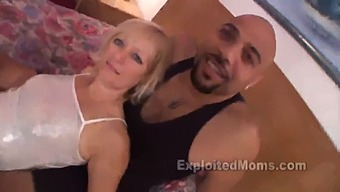 رجل غير محترف يمارس الجنس مع قضيب أمريكي أفريقي كبير في فيديو ساخن يضم امرأة شقراء في منتصف العمر