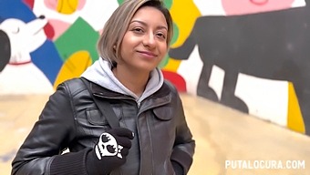 Divoká Párty Sa Zmení Na Horúce Stretnutie, Keď Torbe Chytia A Užijú Si Horúcu Seansu S Prsnatou Kolumbijčankou
